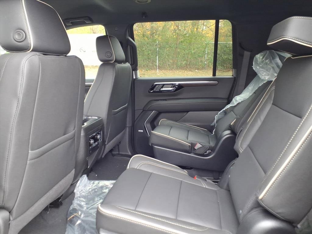 New 2026 Chevrolet Suburban Premier image 13