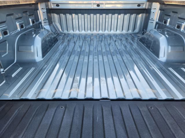 Used 2025 Chevrolet Silverado 1500 Custom image 32