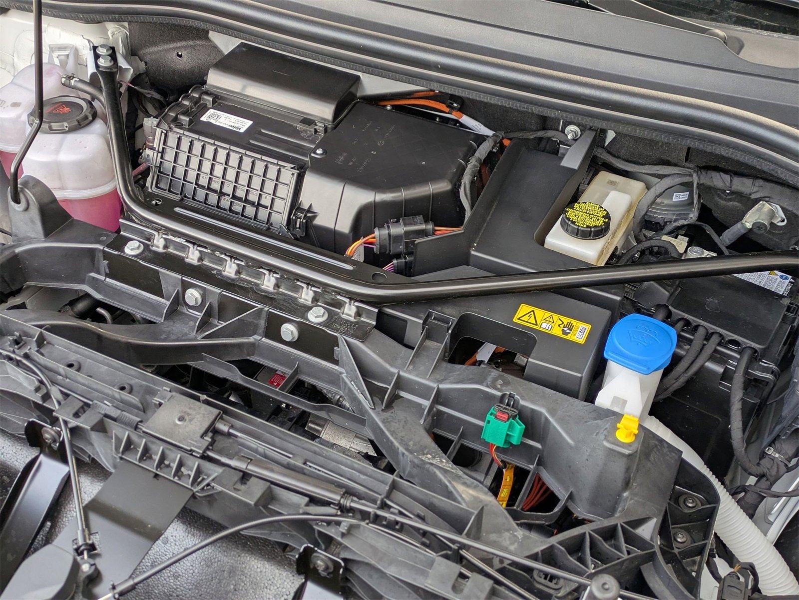 Used 2025 Audi Q4 e-tron Prestige image 24