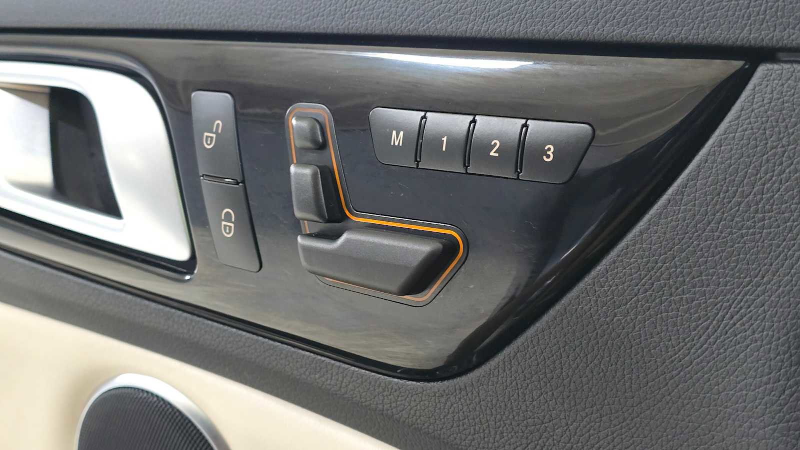 Used 2016 Mercedes-Benz SLK 300 image 22