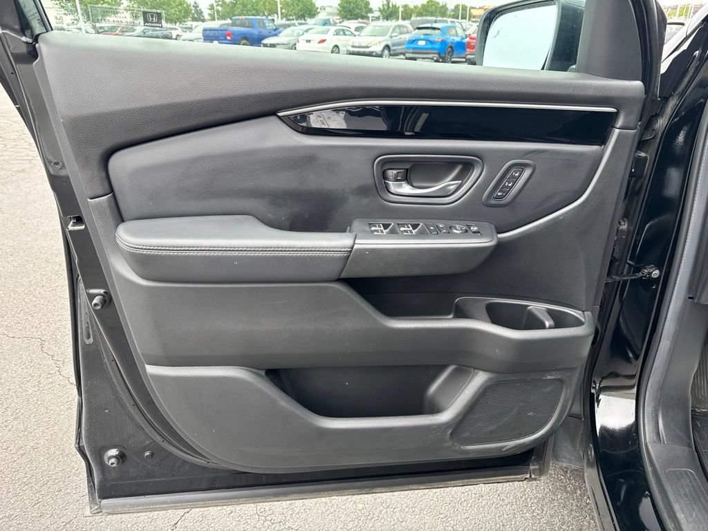 Certified 2025 Honda Pilot Touring image 33