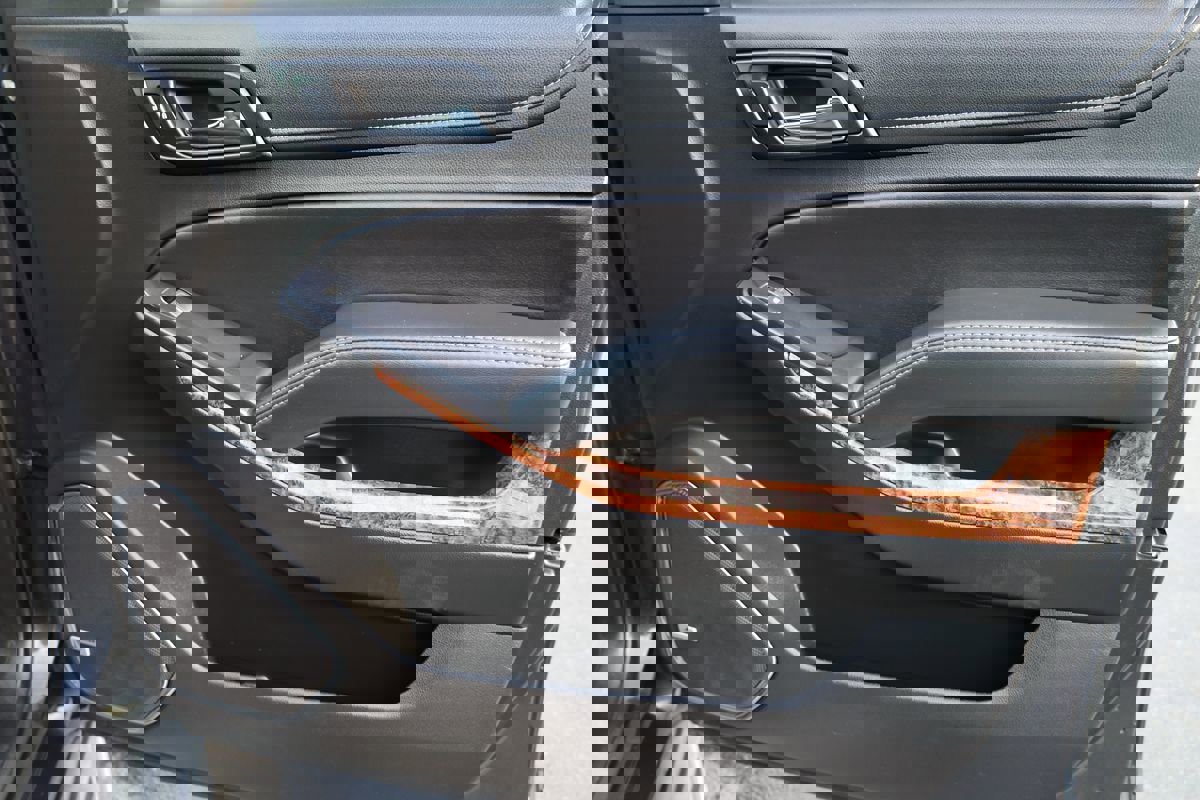 Used 2018 Chevrolet Suburban Premier image 21