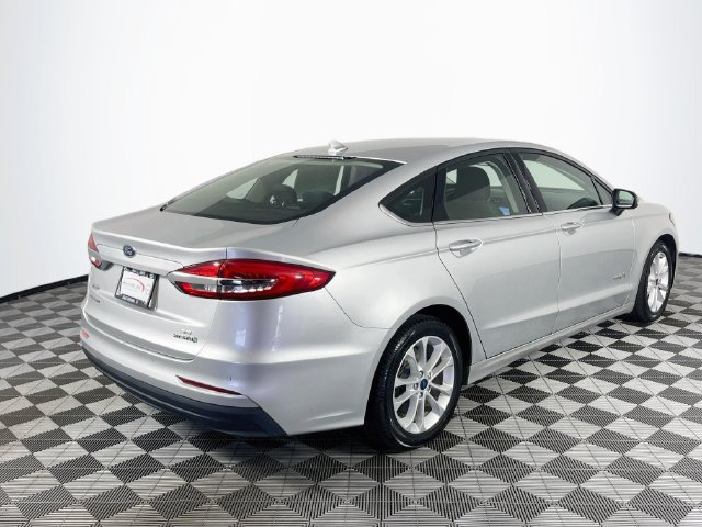 Used 2019 Ford Fusion SE FWD image 8