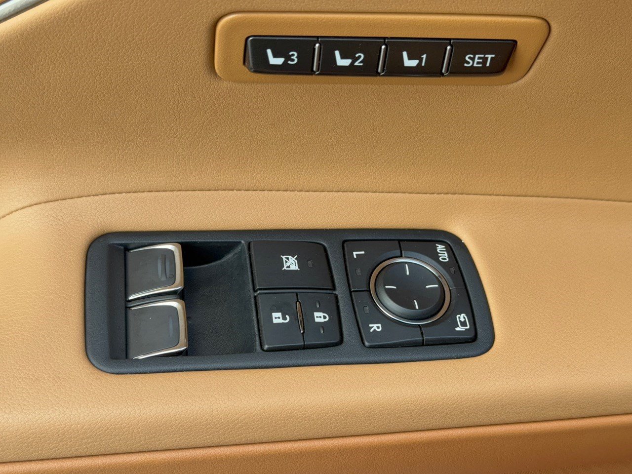 Used 2024 Lexus LC 500 Coupe w/ Dynamic Handling Package RWD image 15