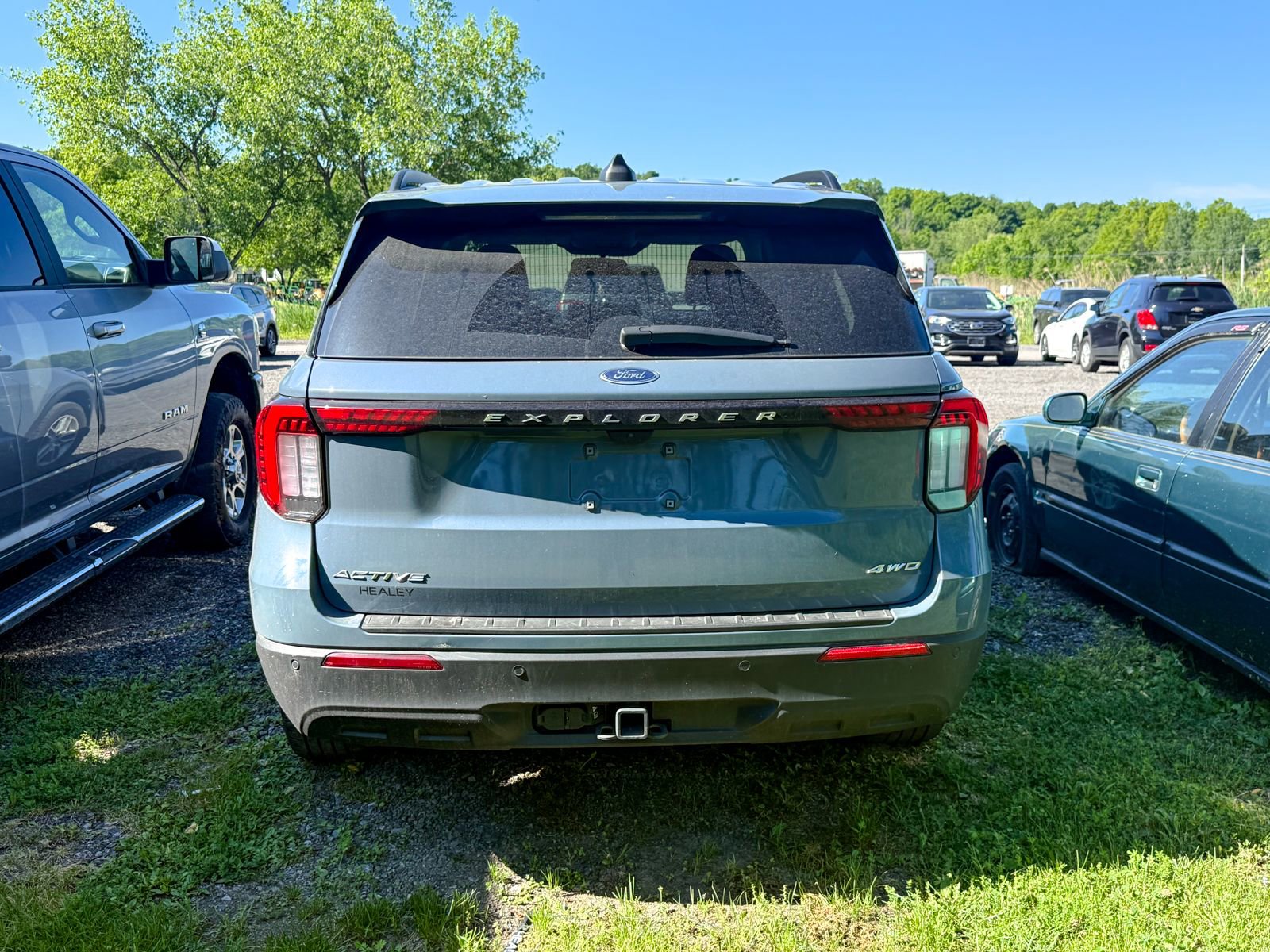 Used 2025 Ford Explorer Active AWD/4WD image 5