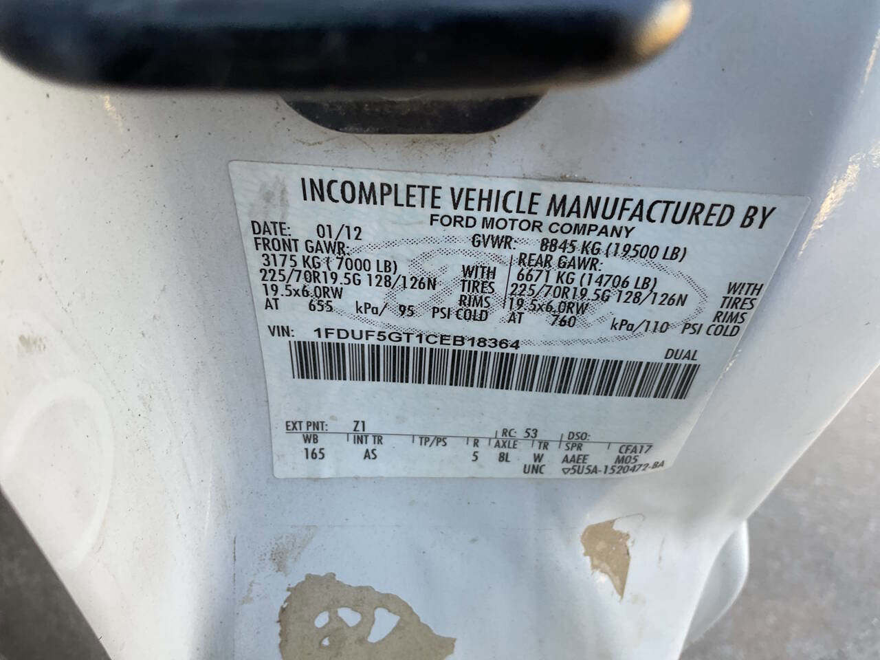 Used 2012 Ford F550 4X2 2dr Regular Cab 140.8 200. w/ Payload Upgrade Pkg image 32