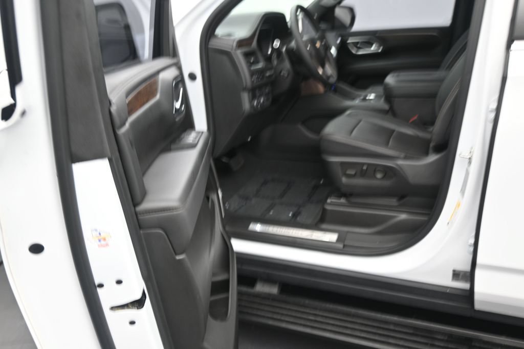 Used 2023 Chevrolet Tahoe High Country RWD image 11