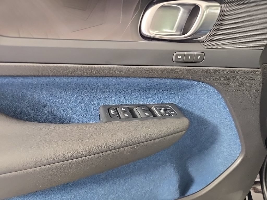 Certified 2023 Volvo C40 P8 Recharge Plus w/ Climate Package AWD/4WD image 19