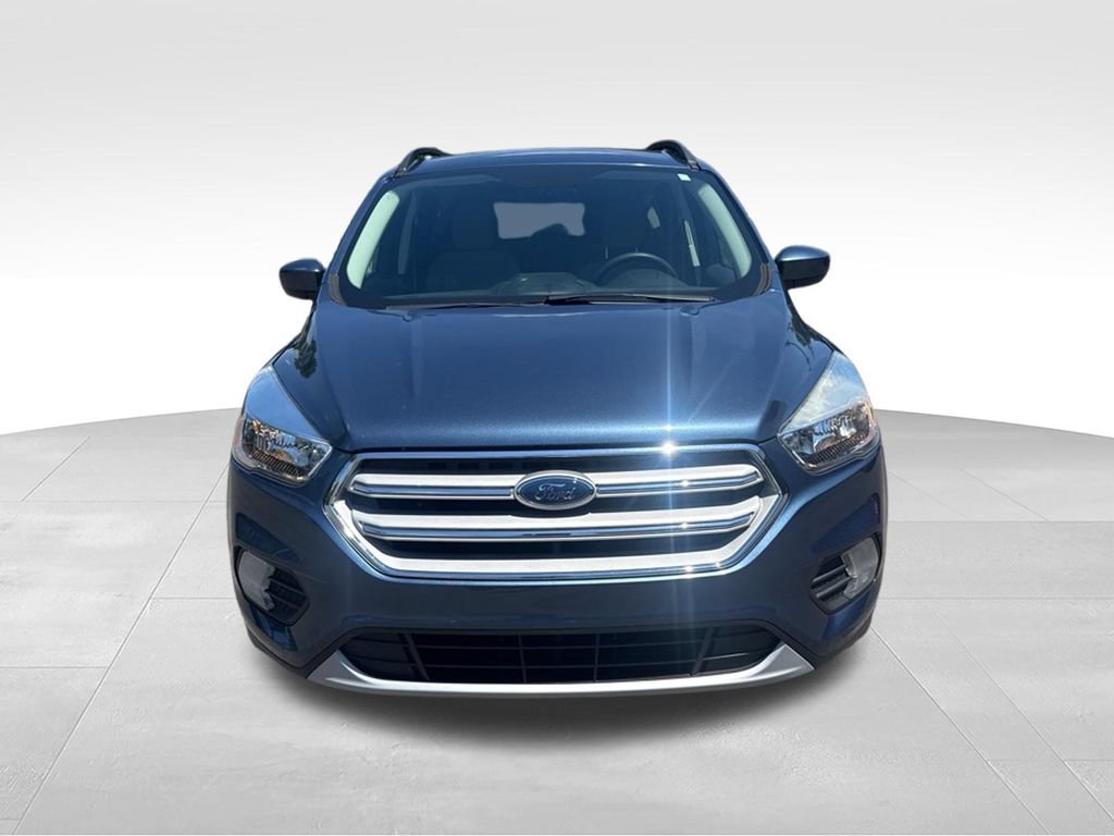 Used 2018 Ford Escape SE w/ SE Sync 3 Package FWD image 2