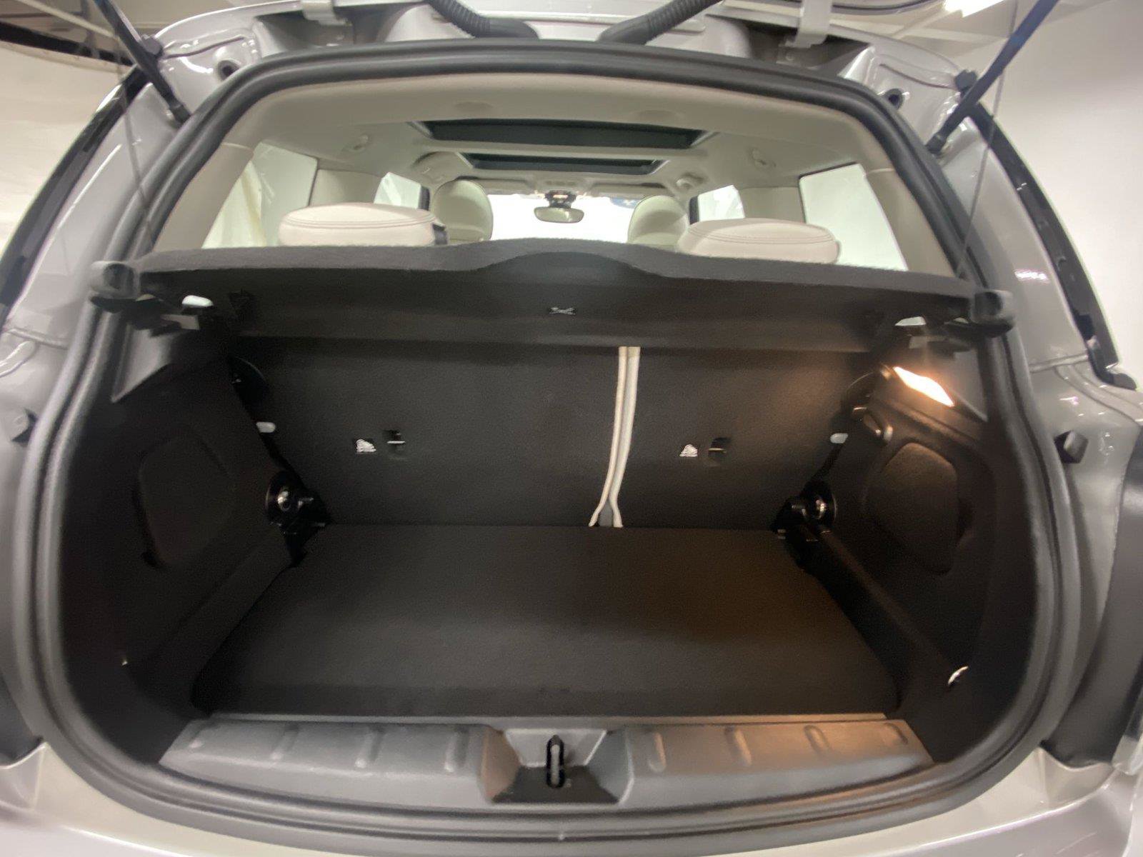 Used 2024 MINI Cooper SE w/ Signature Upholstery Package FWD image 25