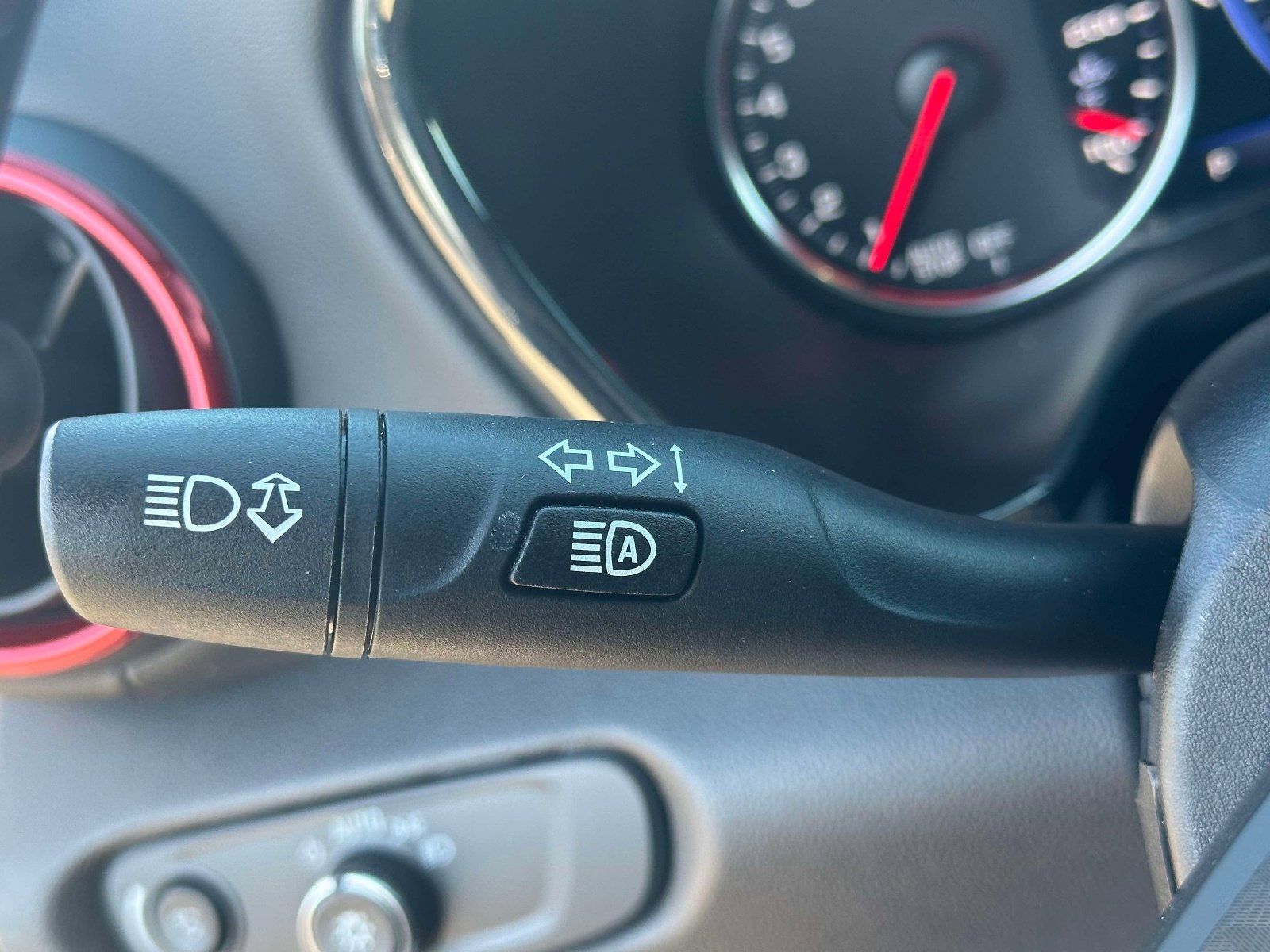 Certified 2025 Chevrolet Blazer RS w/ Driver Confidence II Package image 18