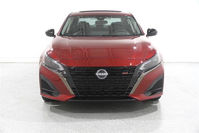 Used 2024 Nissan Altima 2.5 SR w/ SR Premium Package AWD/4WD image 2