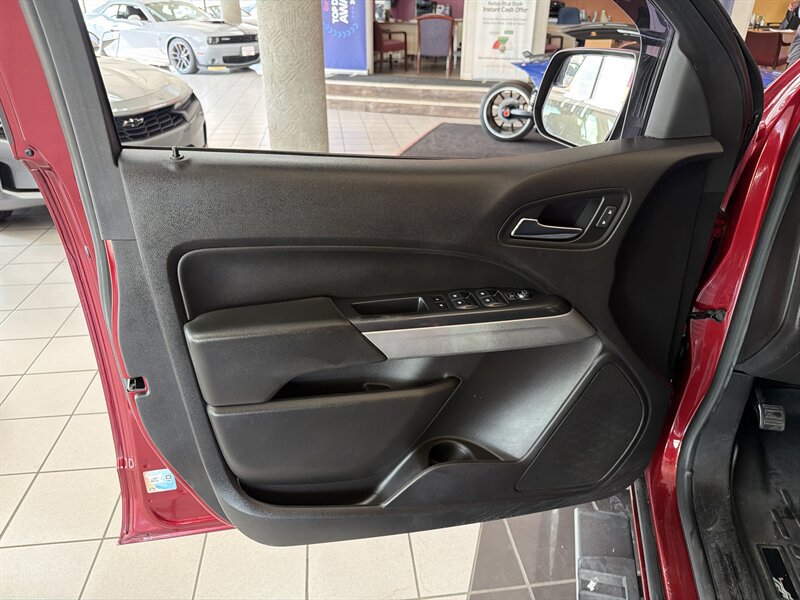 Used 2018 Chevrolet Colorado LT w/ LT Convenience Package AWD/4WD image 14