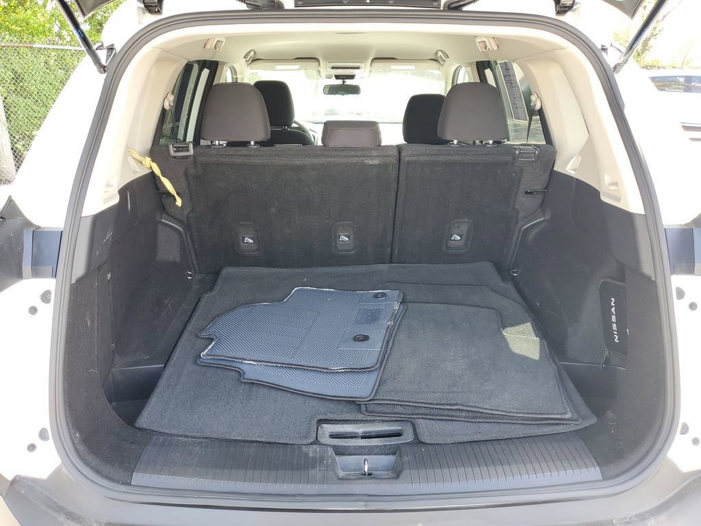 Used 2023 Nissan Rogue S FWD image 6