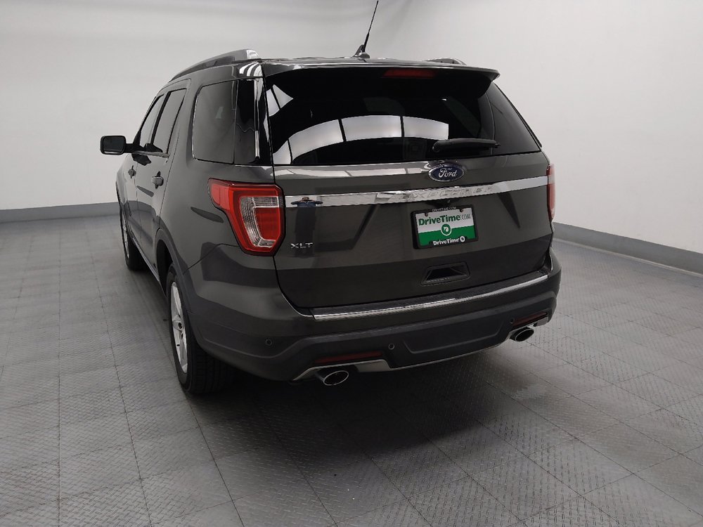 Used 2018 Ford Explorer XLT w/ Equipment Group 202A FWD image 6