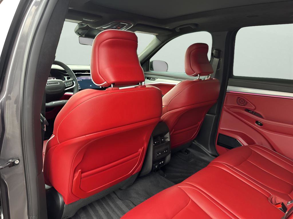 Used 2024 Jeep Wagoneer Launch Edition image 18