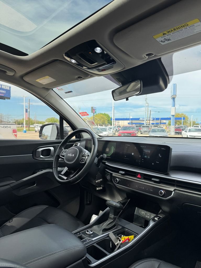 Used 2024 Kia Sorento S w/ Panoramic Sunroof Package image 13