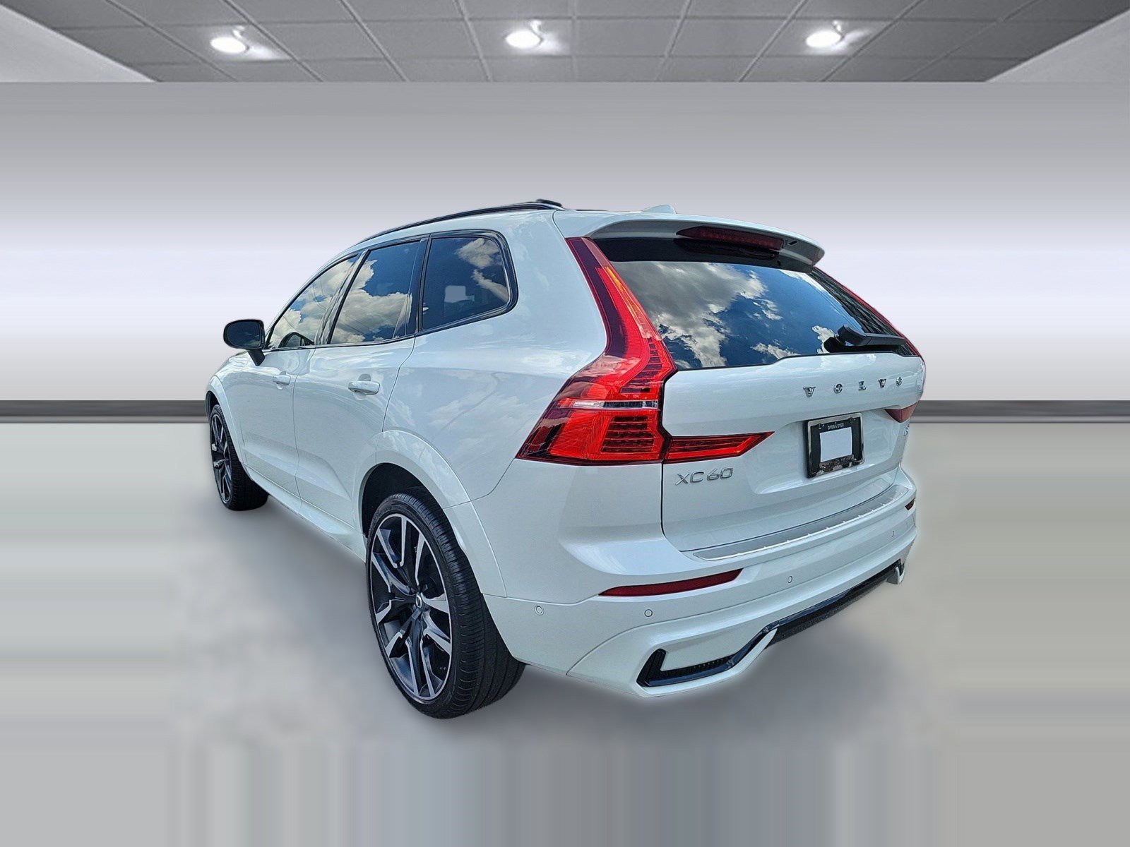 New 2024 Volvo XC60 B5 Ultimate w/ Protection Package Premier image 3