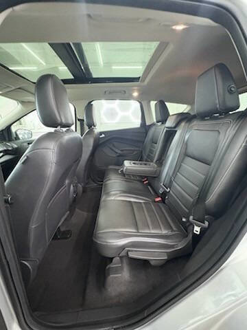 Used 2018 Ford Escape Titanium image 9