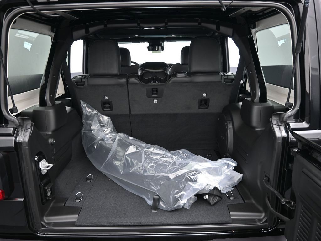 New 2025 Jeep Wrangler Sahara image 15