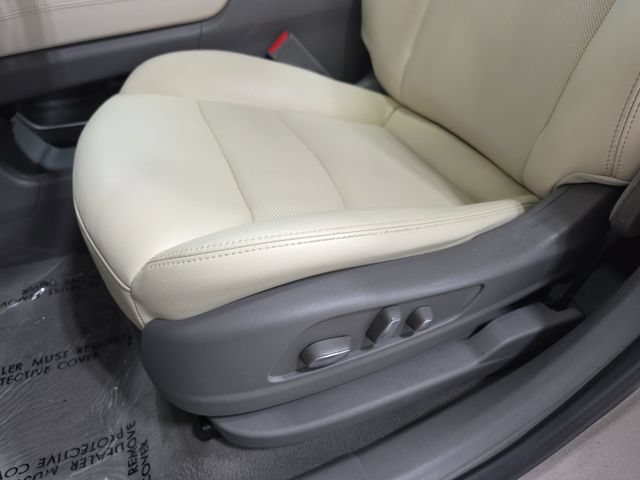 Used 2023 Cadillac XT6 Premium Luxury w/ Technology Package AWD/4WD image 26