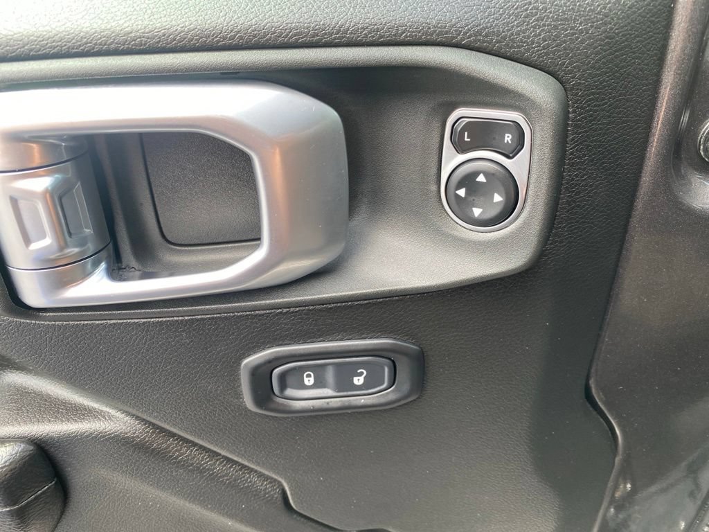 Used 2023 Jeep Gladiator Sport AWD/4WD image 19