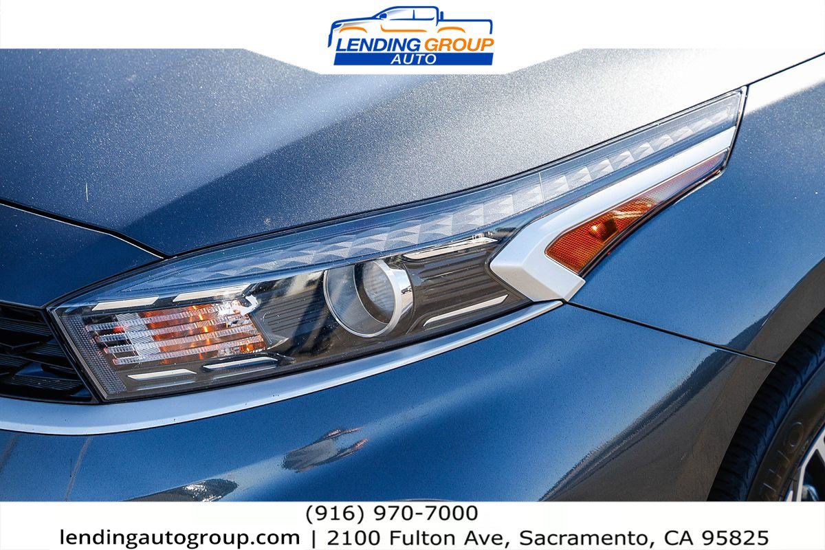 Used 2023 Kia Forte LXS w/ LXS Technology Package FWD image 7
