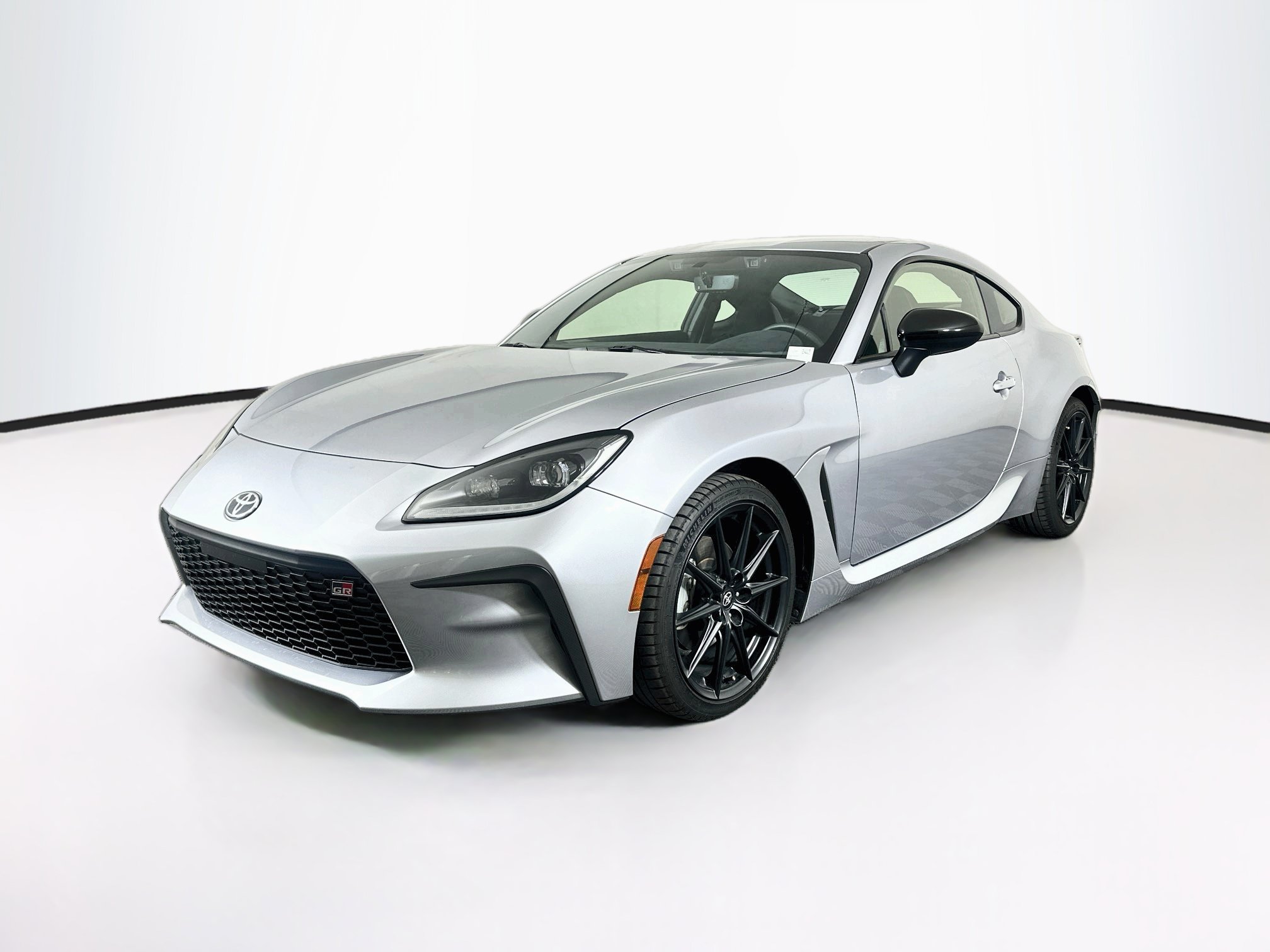 Used 2024 Toyota GR86 Premium RWD image 3