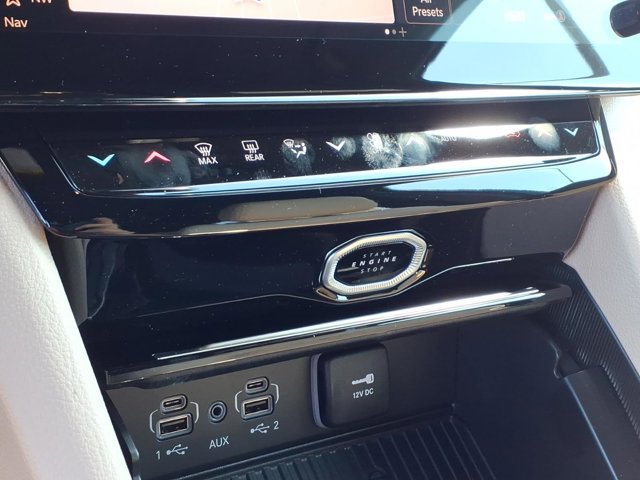 New 2026 Jeep Grand Cherokee L Limited w/ Luxury Tech Group II AWD/4WD image 9