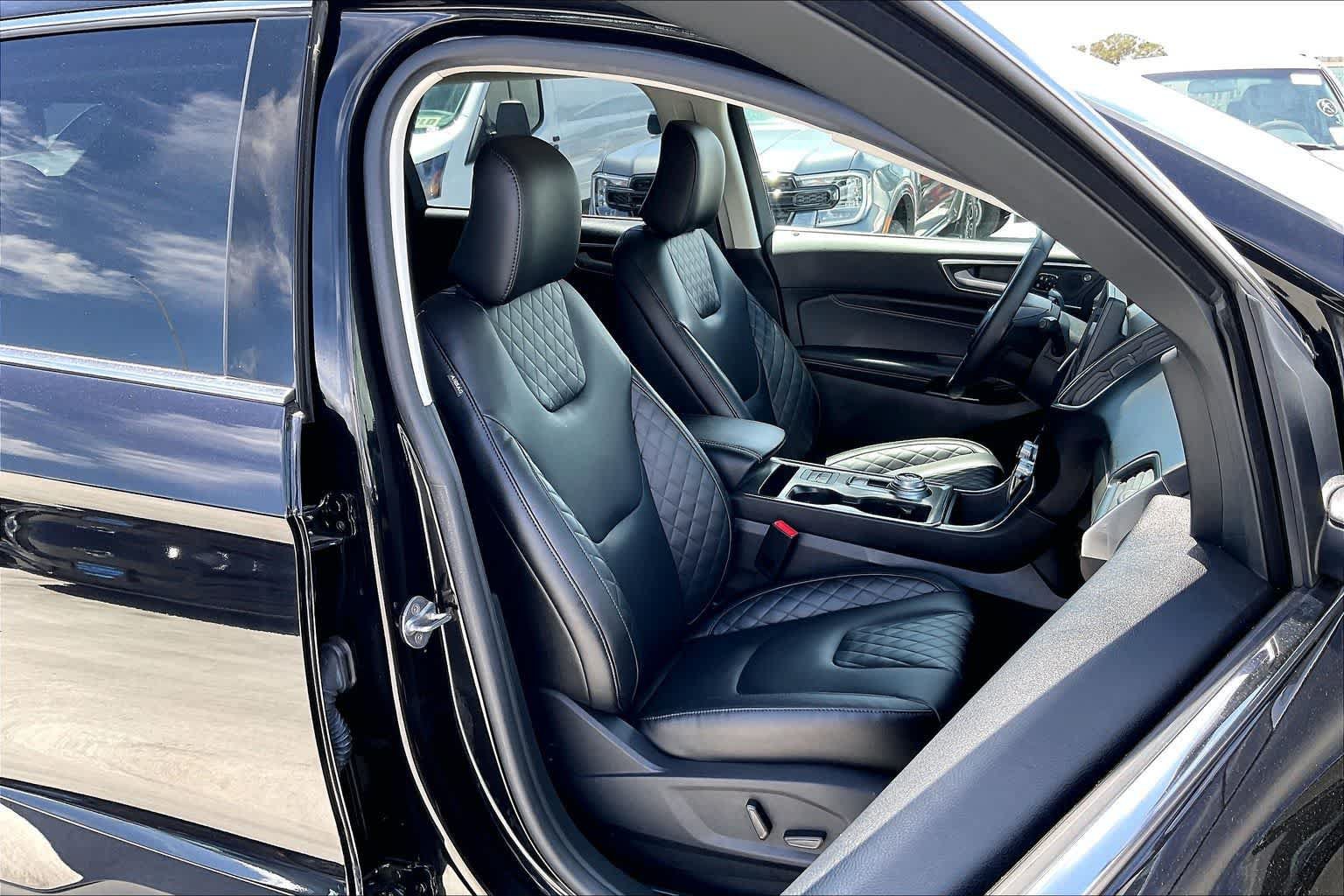 Used 2024 Ford Edge Titanium w/ Equipment Group 301A AWD/4WD image 13