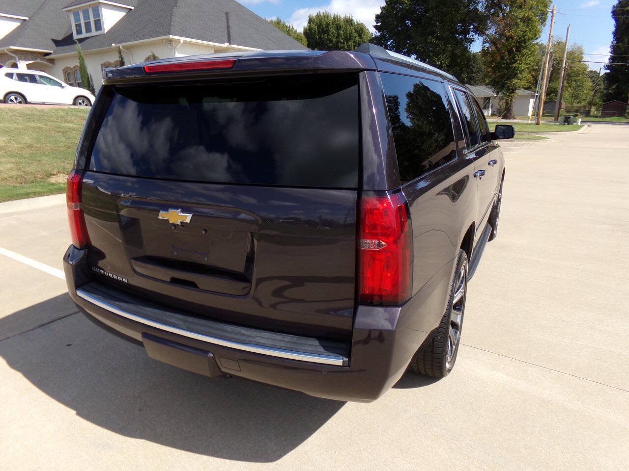Used 2015 Chevrolet Suburban LTZ RWD image 38