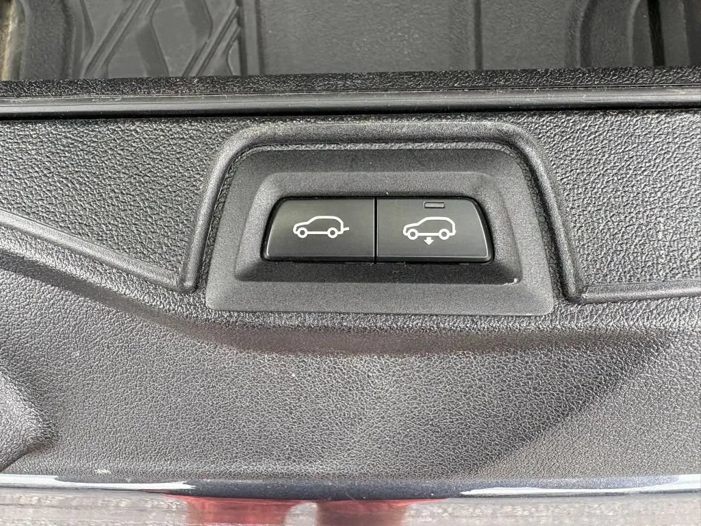 Used 2021 BMW X7 xDrive40i w/ Premium Package AWD/4WD image 9