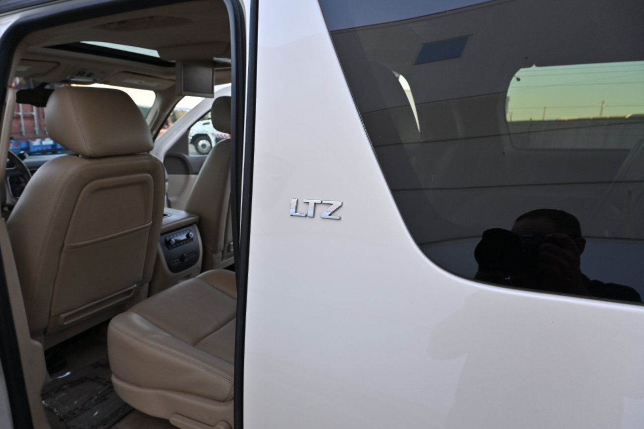 Used 2013 Chevrolet Suburban LTZ RWD image 32