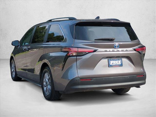 Used 2022 Toyota Sienna XLE w/ XLE Plus Package FWD image 8