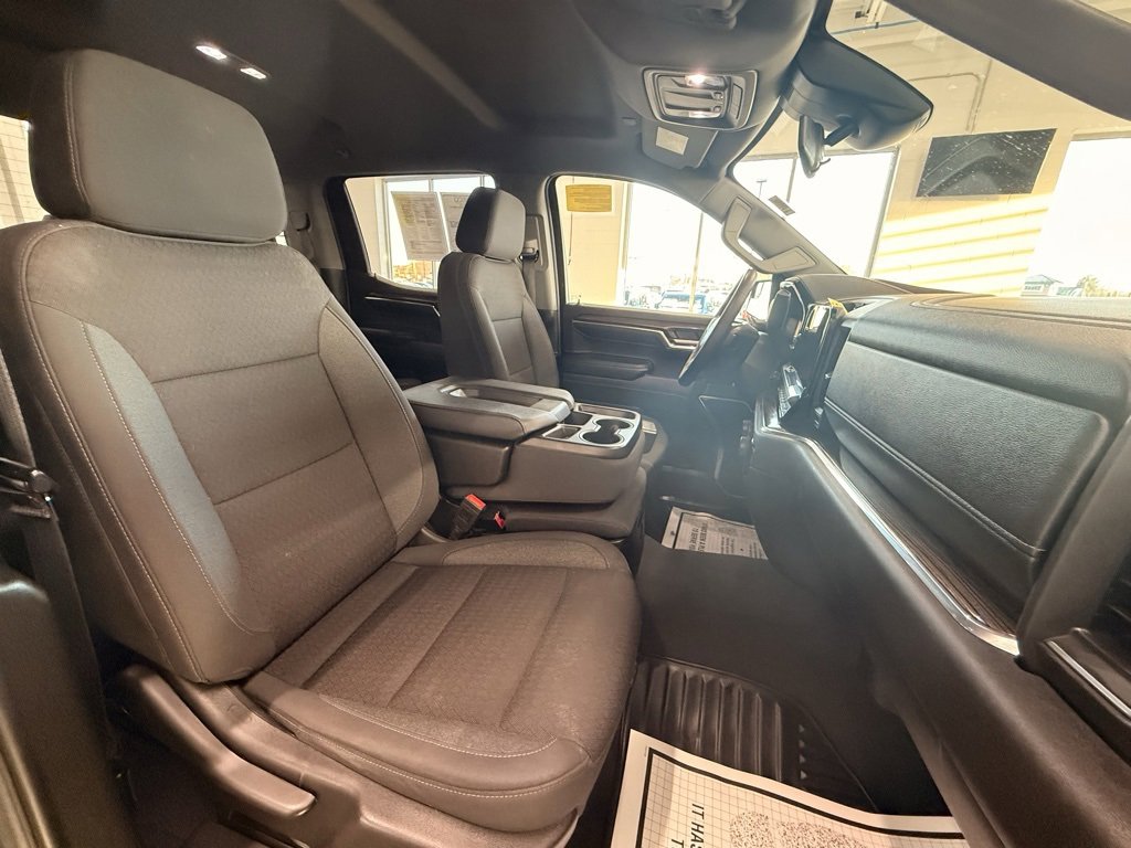 Used 2024 Chevrolet Silverado 1500 LT image 17