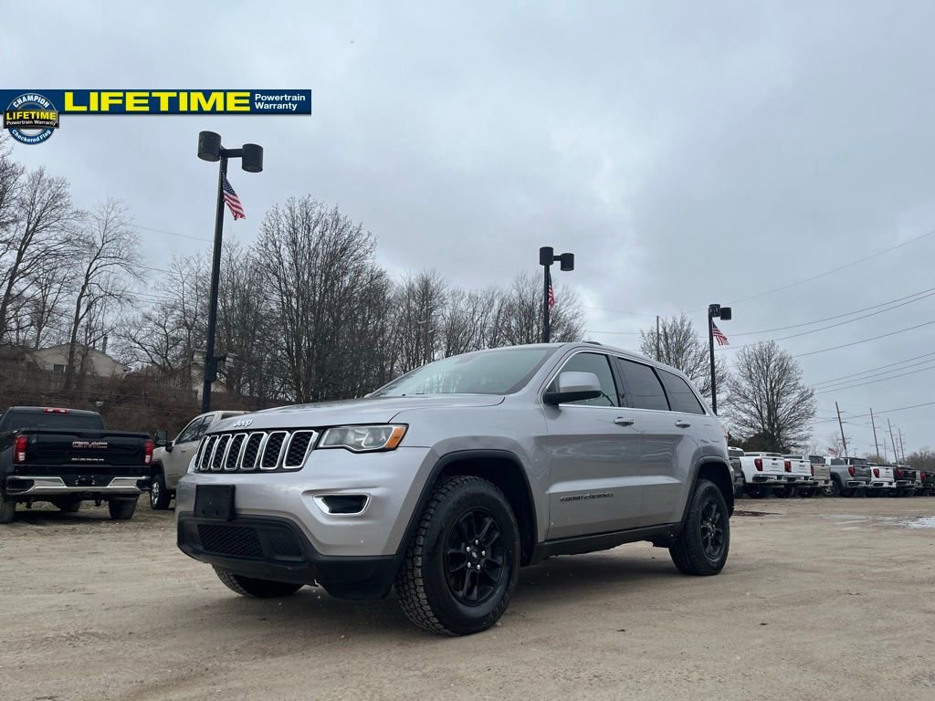 Used 2018 Jeep Grand Cherokee Laredo image 2