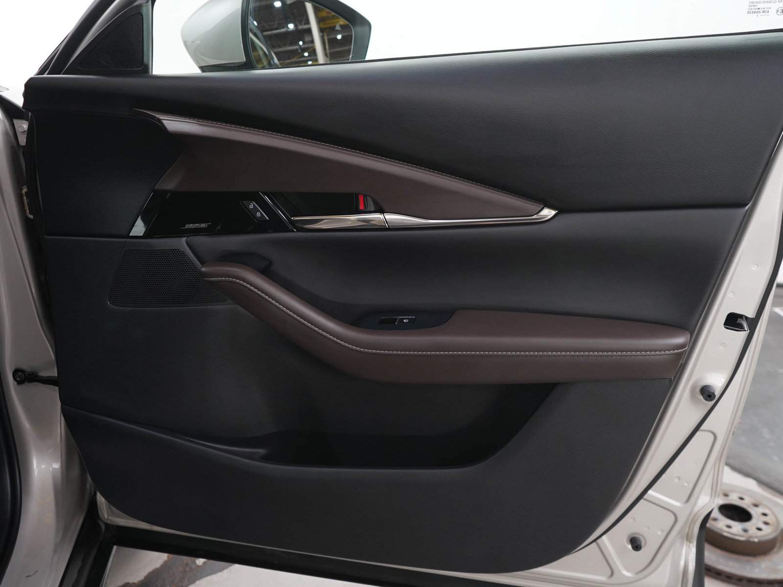 Used 2022 MAZDA CX-30 AWD 2.5 S w/ Premium Package image 9
