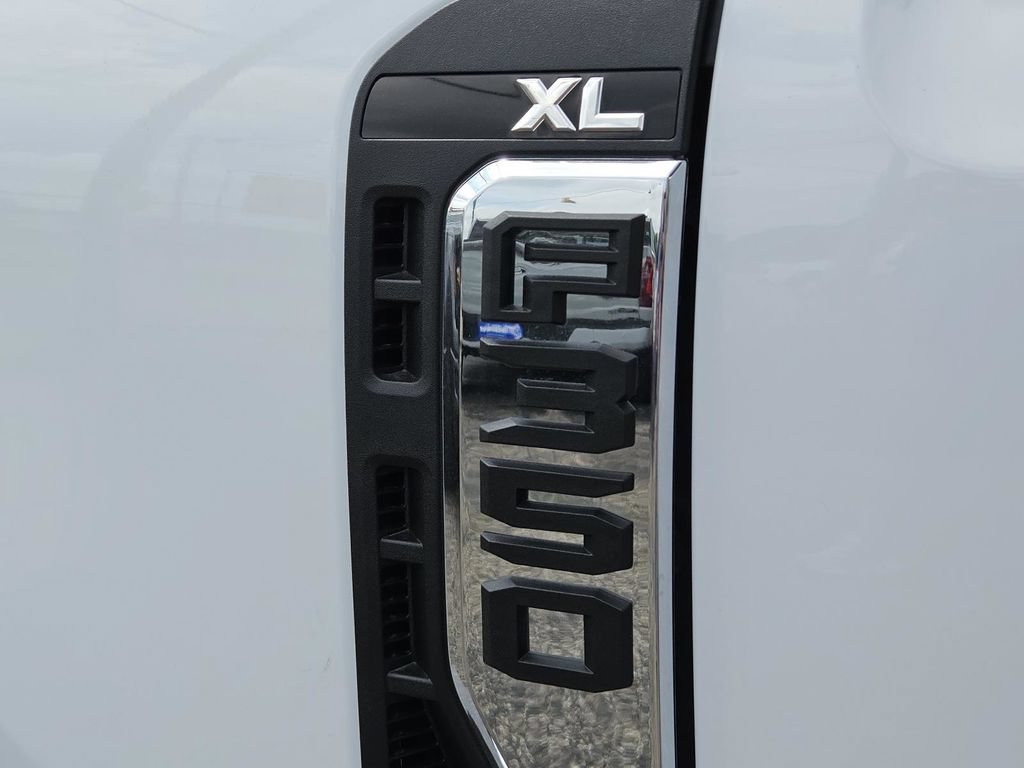 New 2026 Ford F350 XL w/ FX4 Off-Road Package AWD/4WD image 10