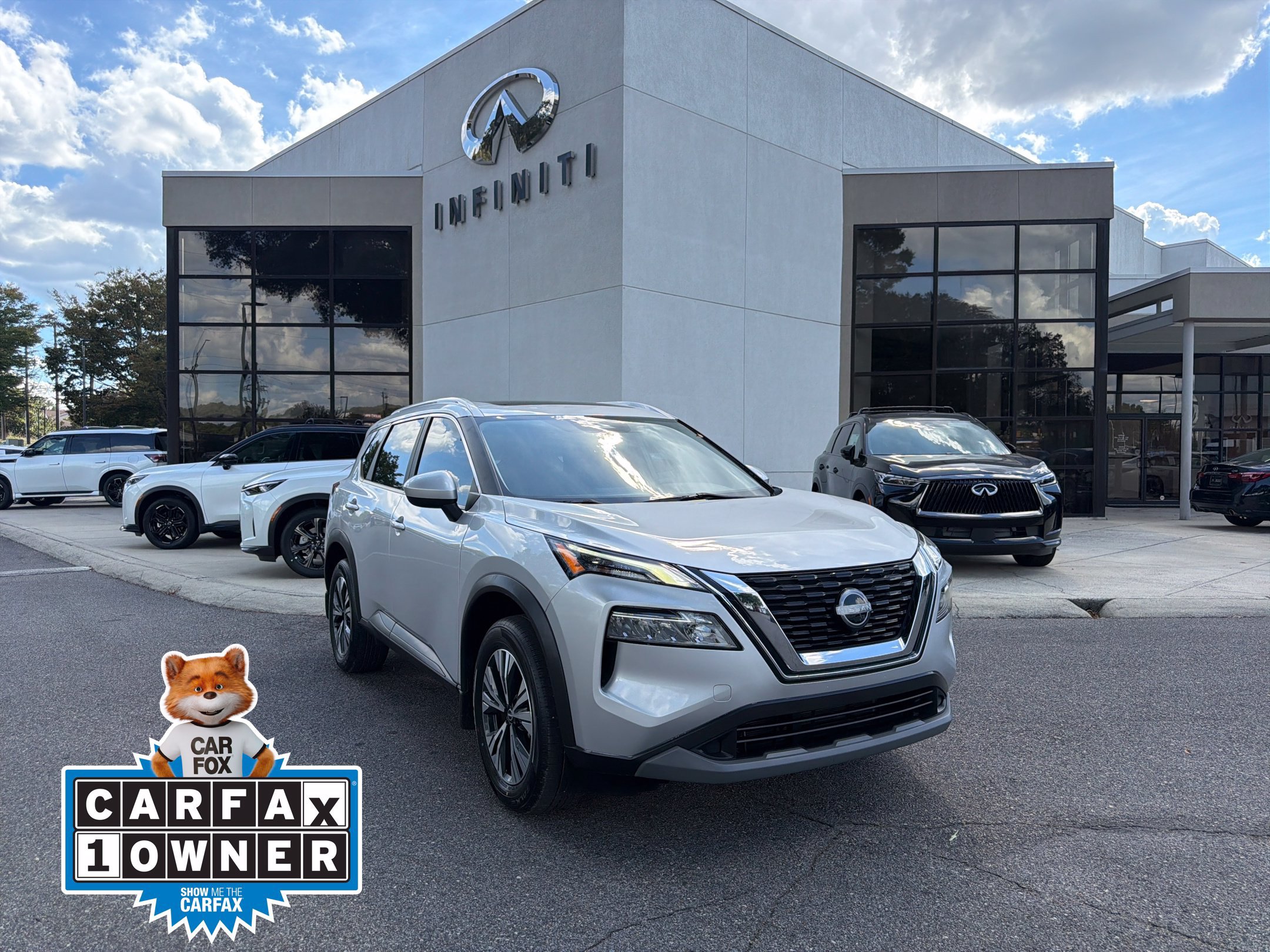 Used 2023 Nissan Rogue SV w/ SV Premium B Package FWD image 1