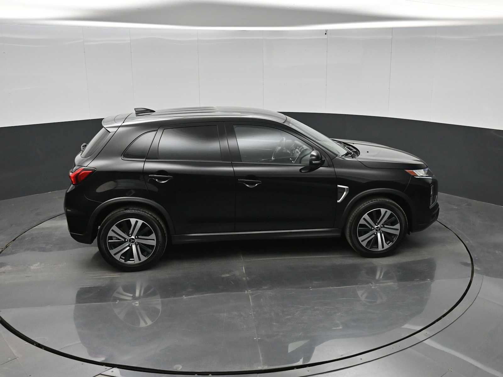 Used 2022 Mitsubishi Outlander Sport SE FWD image 33