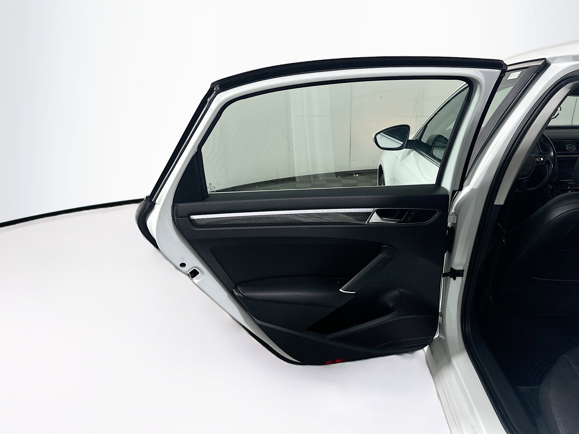 Used 2017 Volkswagen Passat 1.8T SE image 27