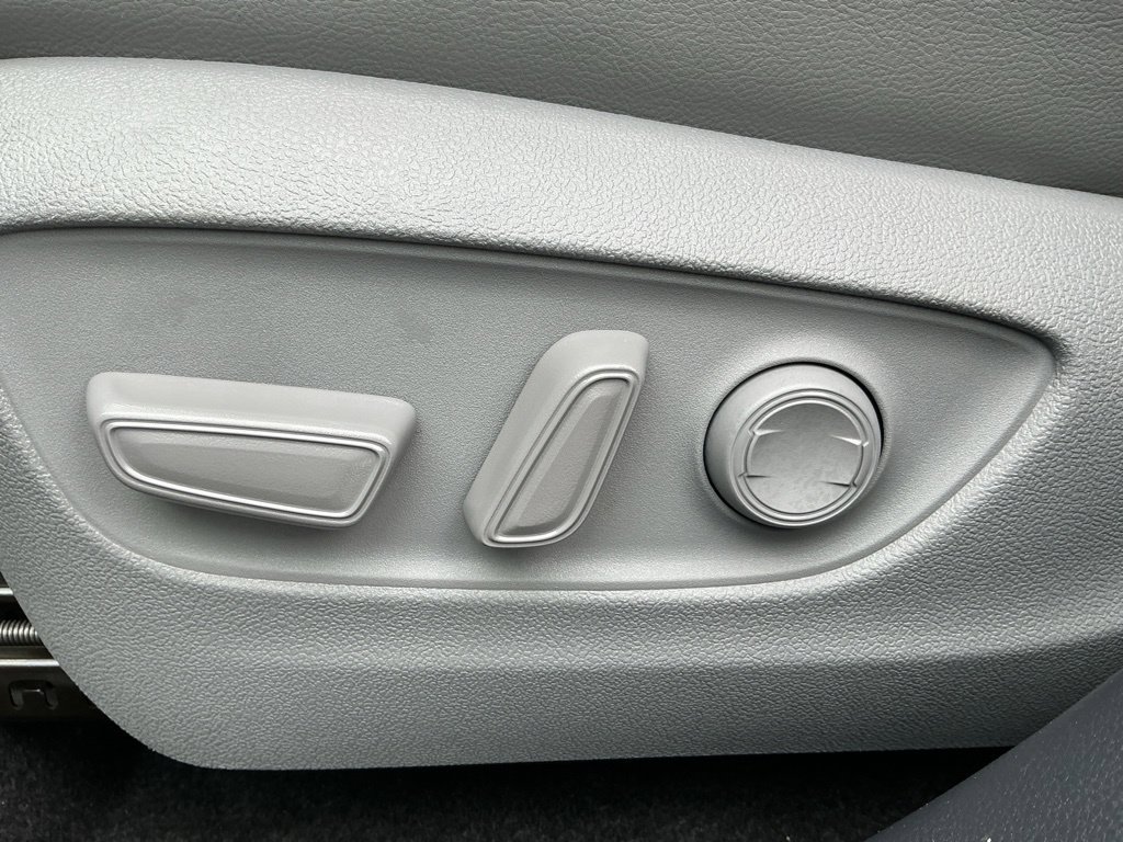 Used 2026 Toyota Highlander XLE AWD/4WD image 22