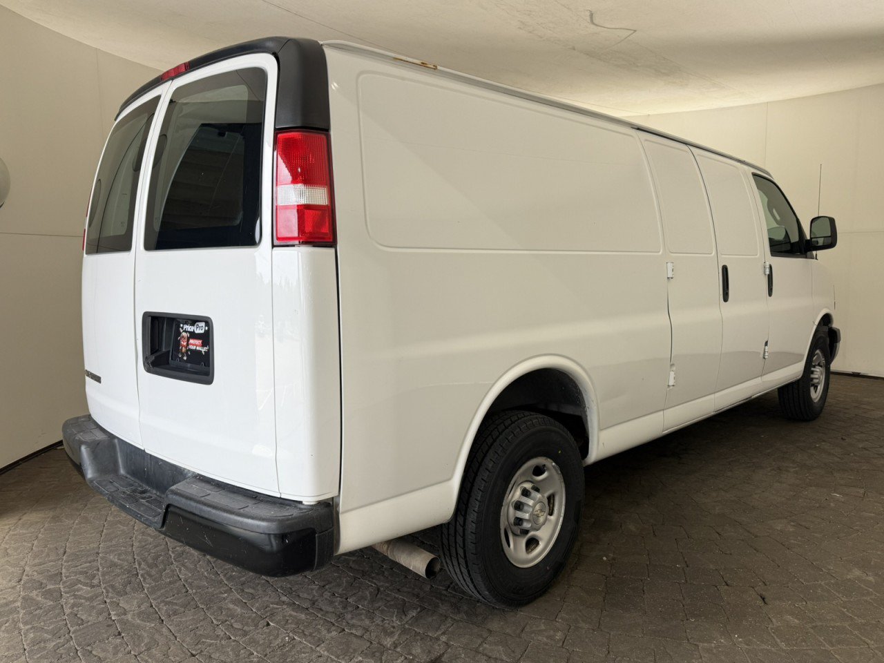 Used 2022 Chevrolet Express 2500 Extended w/ Driver Convenience Package RWD image 9
