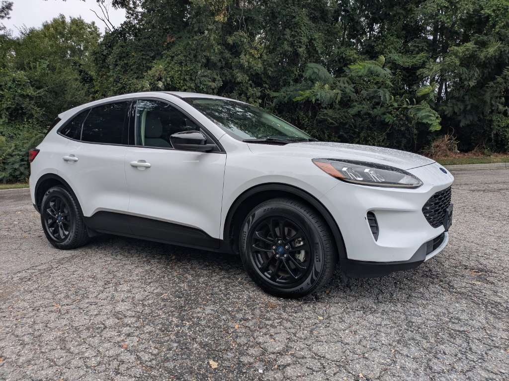 Used 2020 Ford Escape SE Sport FWD image 2