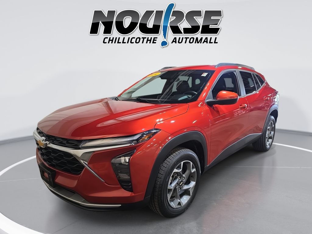 Used 2024 Chevrolet Trax LT w/ LT Convenience Package FWD image 1
