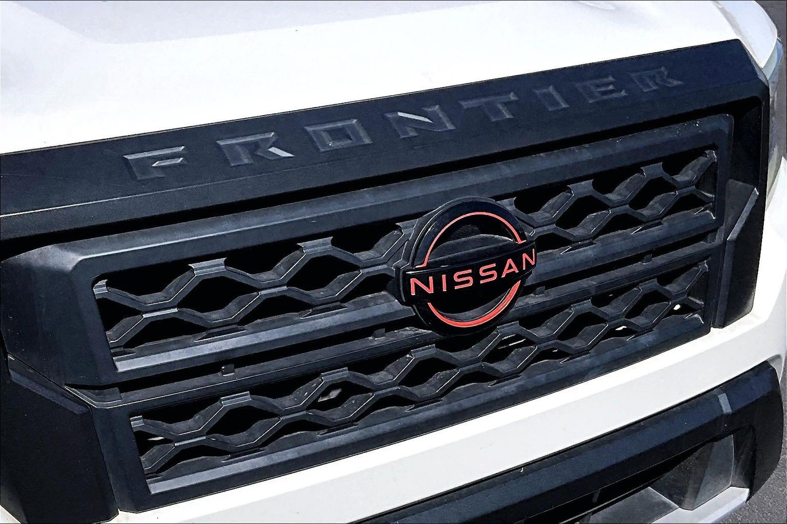 Used 2022 Nissan Frontier Pro-X RWD image 28