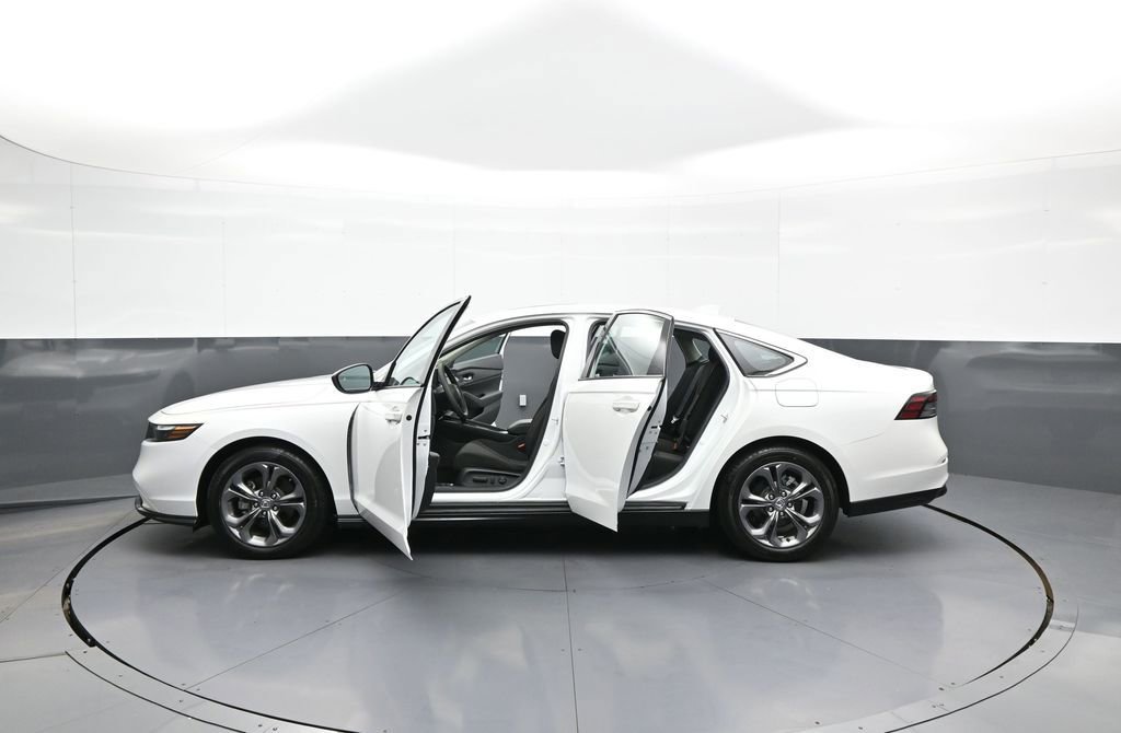 Certified 2023 Honda Accord EX image 43