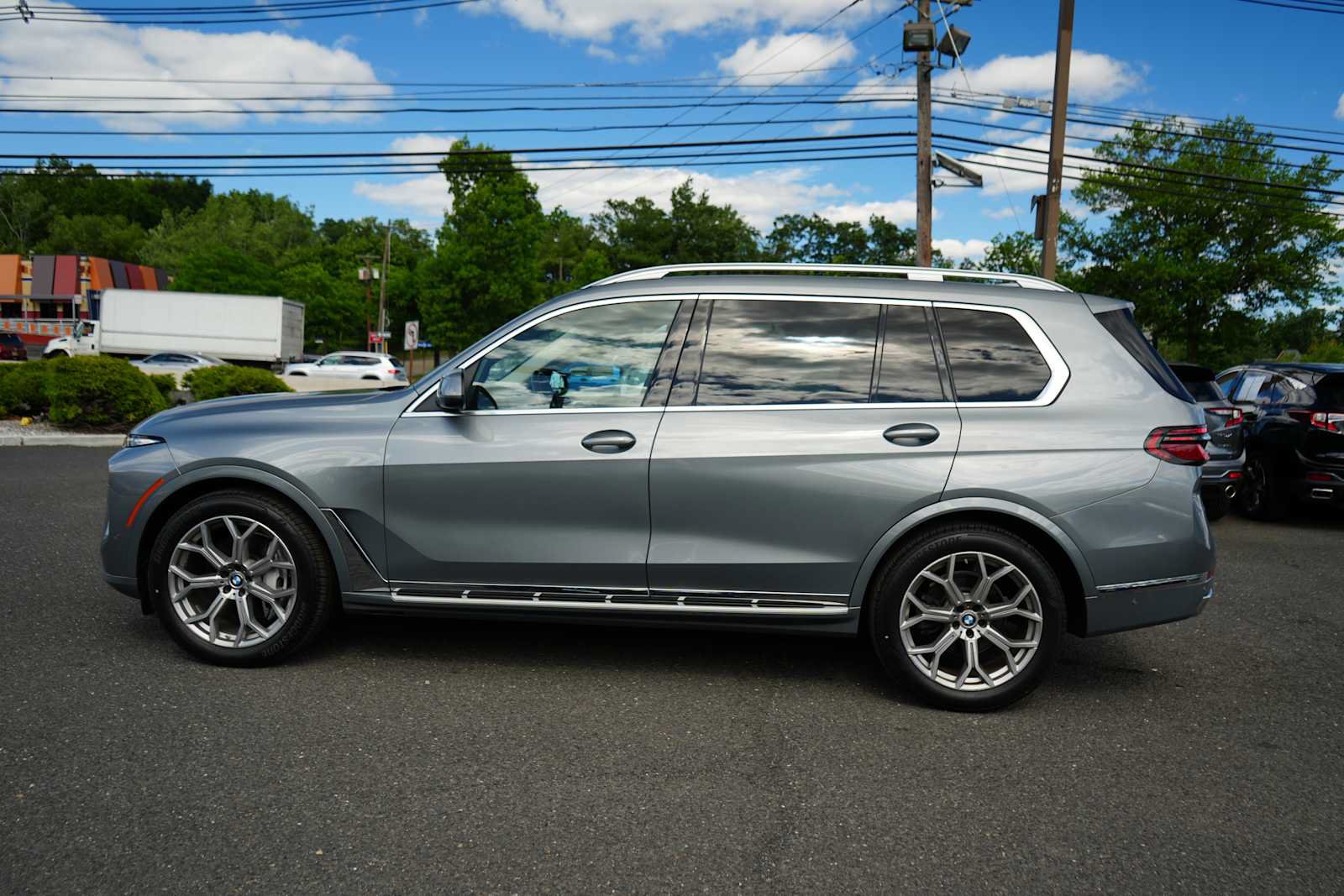 Used 2023 BMW X7 xDrive40i AWD/4WD image 4