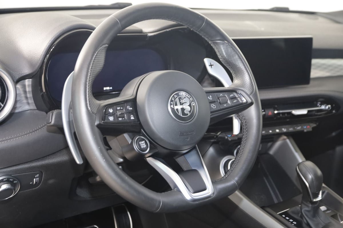 Used 2024 Alfa Romeo Tonale Veloce w/ Active Assist Package AWD/4WD image 6