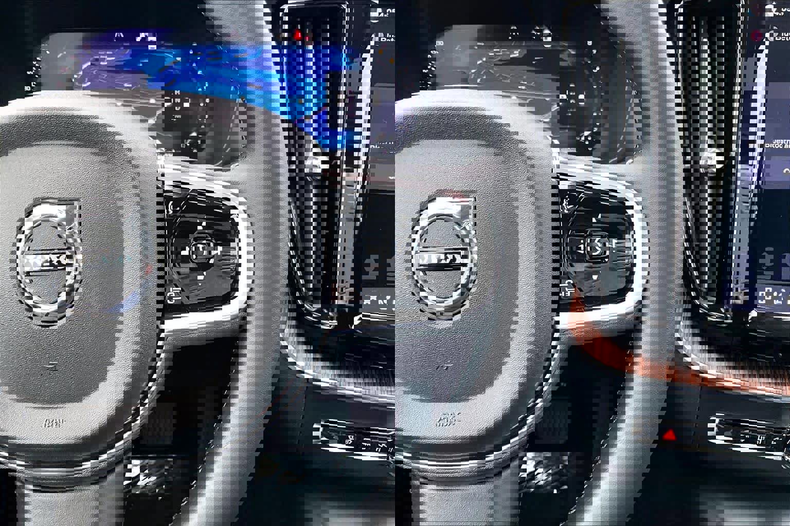 Certified 2024 Volvo XC60 B5 Plus w/ Climate Package image 24